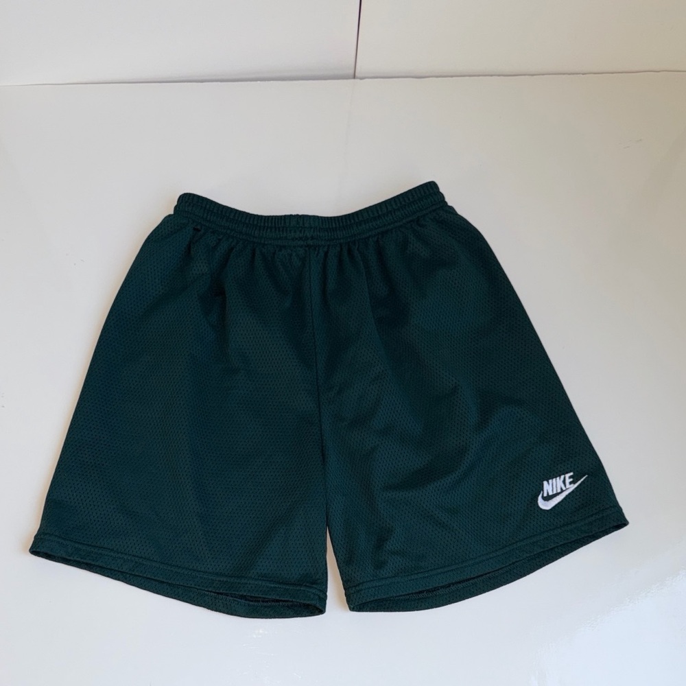 EUC Vintage Nike Mesh Athletic Basketball Boys Shorts Large